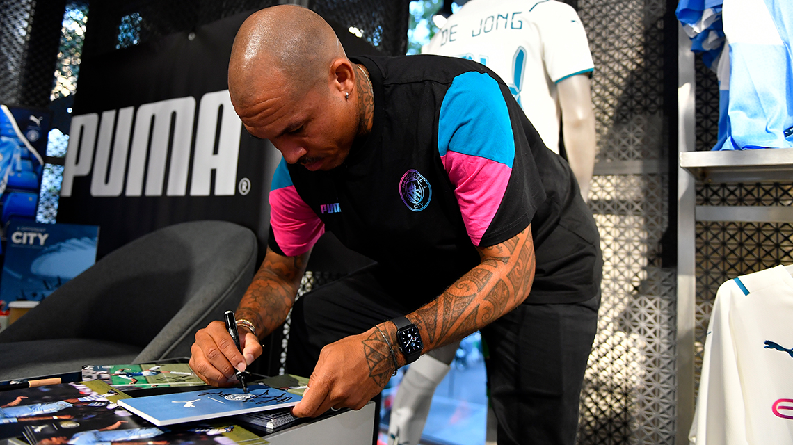 Manchester midfielder legend Nigel de Jong signs autographs at the Paris store PUMA CATch up