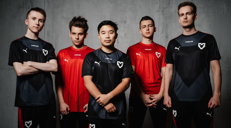 En segundo lugar Cuna Federal PUMA partners with German esports organisation MOUZ - PUMA CATch up